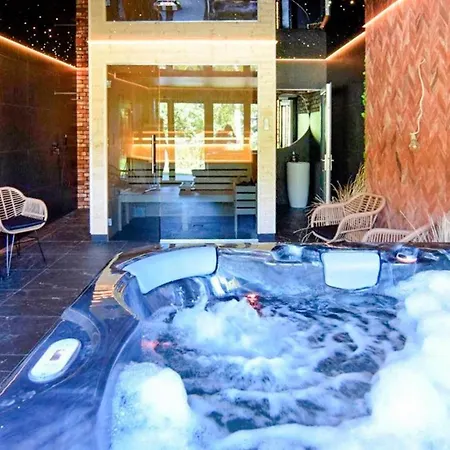 別荘 Amazing In Zawory With Sauna Zawory (Pomerania)